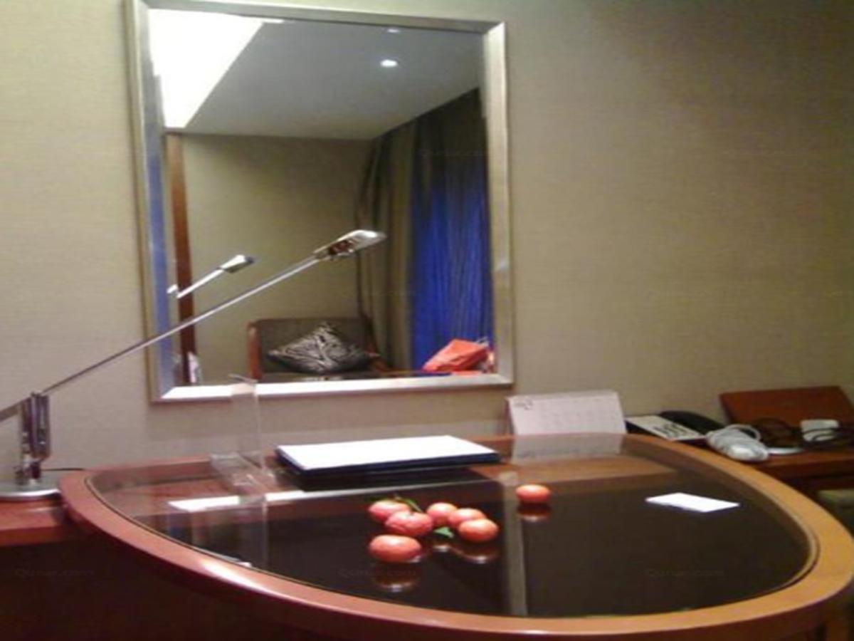 Gloria Grand Hotel Wuxi Wuxi  Exterior photo